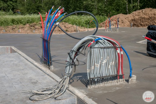 Электрические кабели и трубы хвс\гвс
