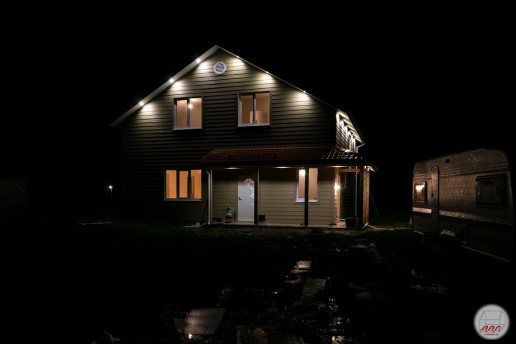 Подсветка фасада дома в Ёксолово
