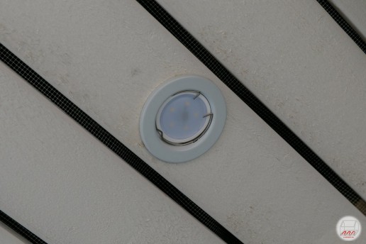 Точечный светильник - подсветка фасада