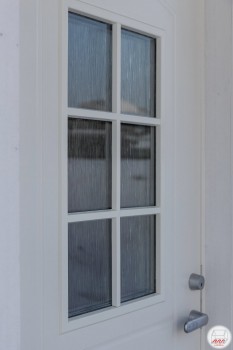 Расстекловка входной финской двери
