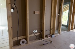 Прокладка электрических кабелей в каркасном доме