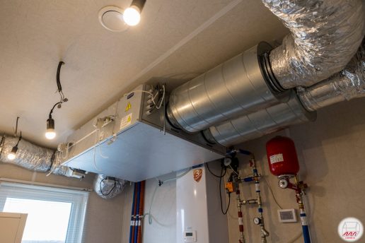 Приточно-вытяжная вентиляционная установка под потолком